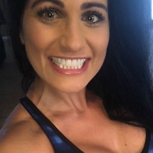 Meet your Posher, Destony